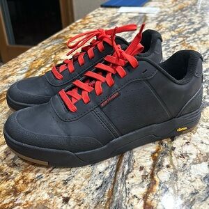 Vibram Bontrager Flatline Mountain Cycling shoes size 8.5 Black New w/o Box